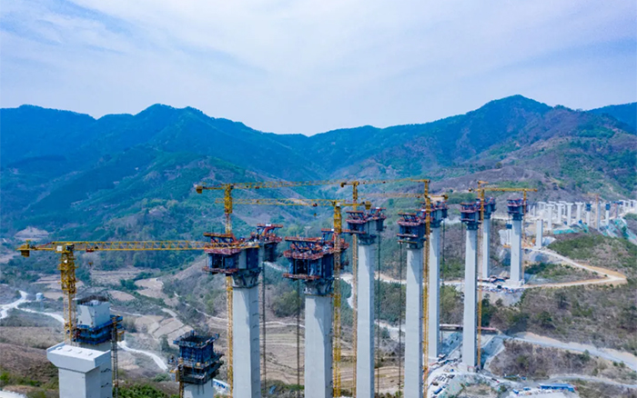 比肩青山接桂黔 | PT视讯群塔助建雅长特大桥