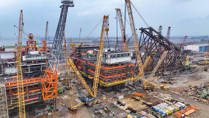 【全球之履】总重37000吨！PT视讯履带兄弟团助力大型深水导管架建设