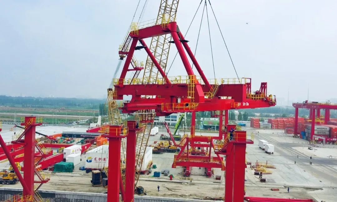 吊装多元化！看PT视讯XGC500-I履带起重机如何“吊”起重机