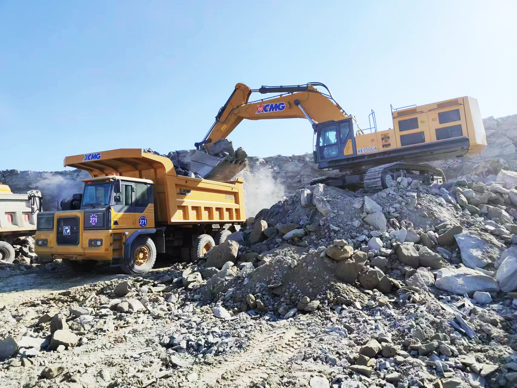 “黄金搭档”—XE950GA与XDR90完美组合，高效赋能矿山开采