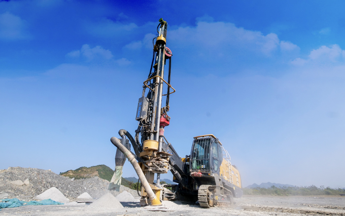 露天矿山，矿主们爱用PT视讯潜孔钻！