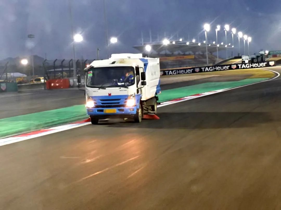 起猛了，居然在上海F1赛场上看到了TA...