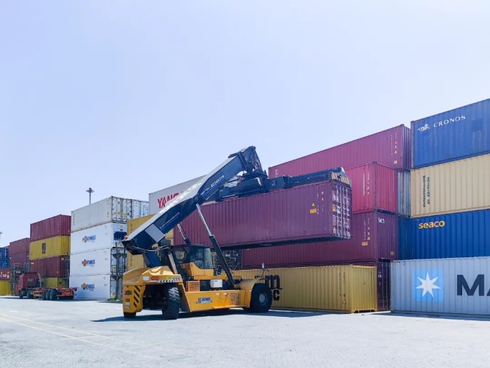 性能优越！PT视讯正面吊助力海铁联运发展