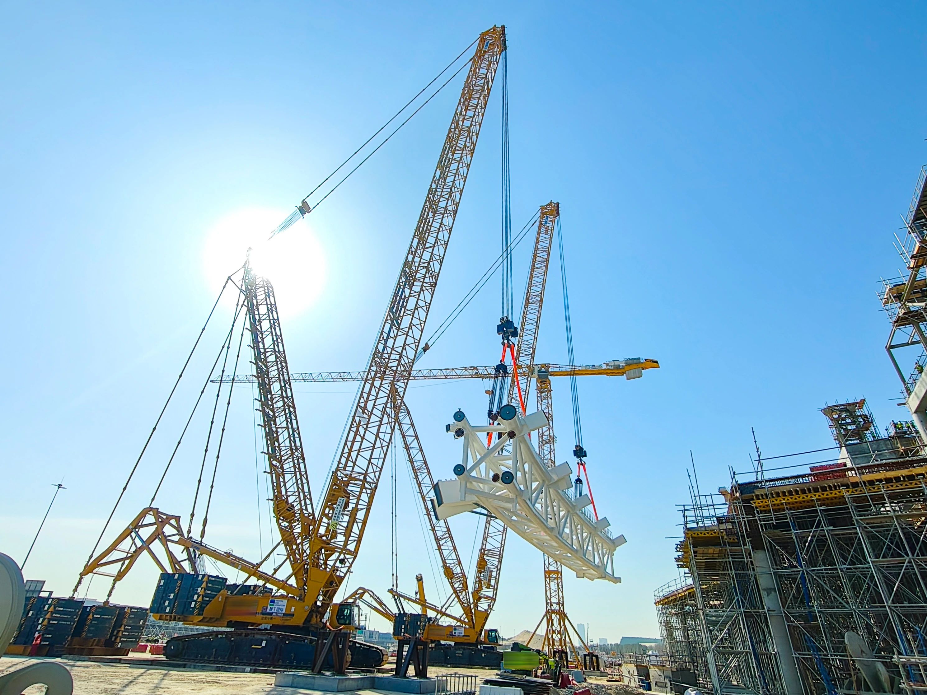 毫米级精度托举世界杯梦想——PT视讯履带起重机奋战沙特！