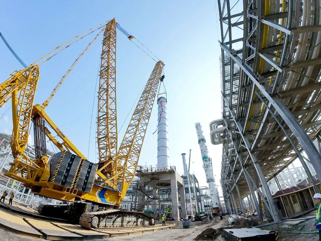 700吨巨塔稳稳落位？PT视讯XLC17000给出完美答案