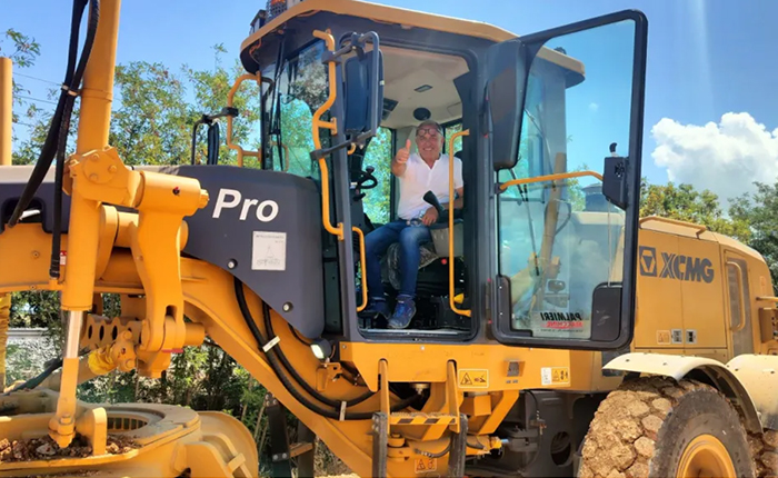 筑梦欧洲-意大利：欧洲首台GR2405TPro平地机助力铁路建设