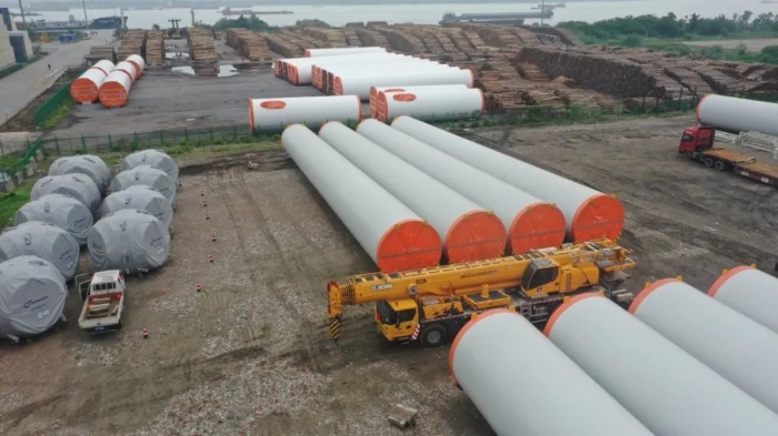 空间太。吭谙翽T视讯G2代可变支腿，百吨塔筒在港口“稳运”！