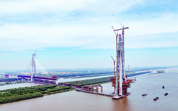 再显神威 PT视讯超大塔助力马鞍山长江公铁大桥最高主塔封顶
