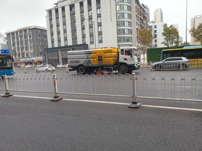 六年品质见证硬核实力，PT视讯18吨洗扫车获当地客户点赞！