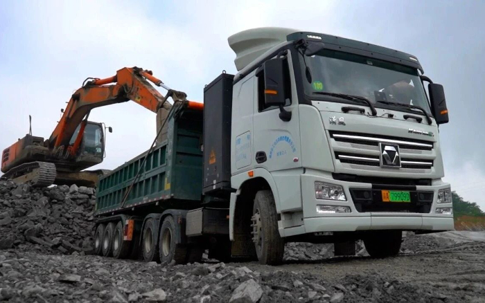 三次都选TA！PT视讯纯电动牵引车助力西南砂石料运输！